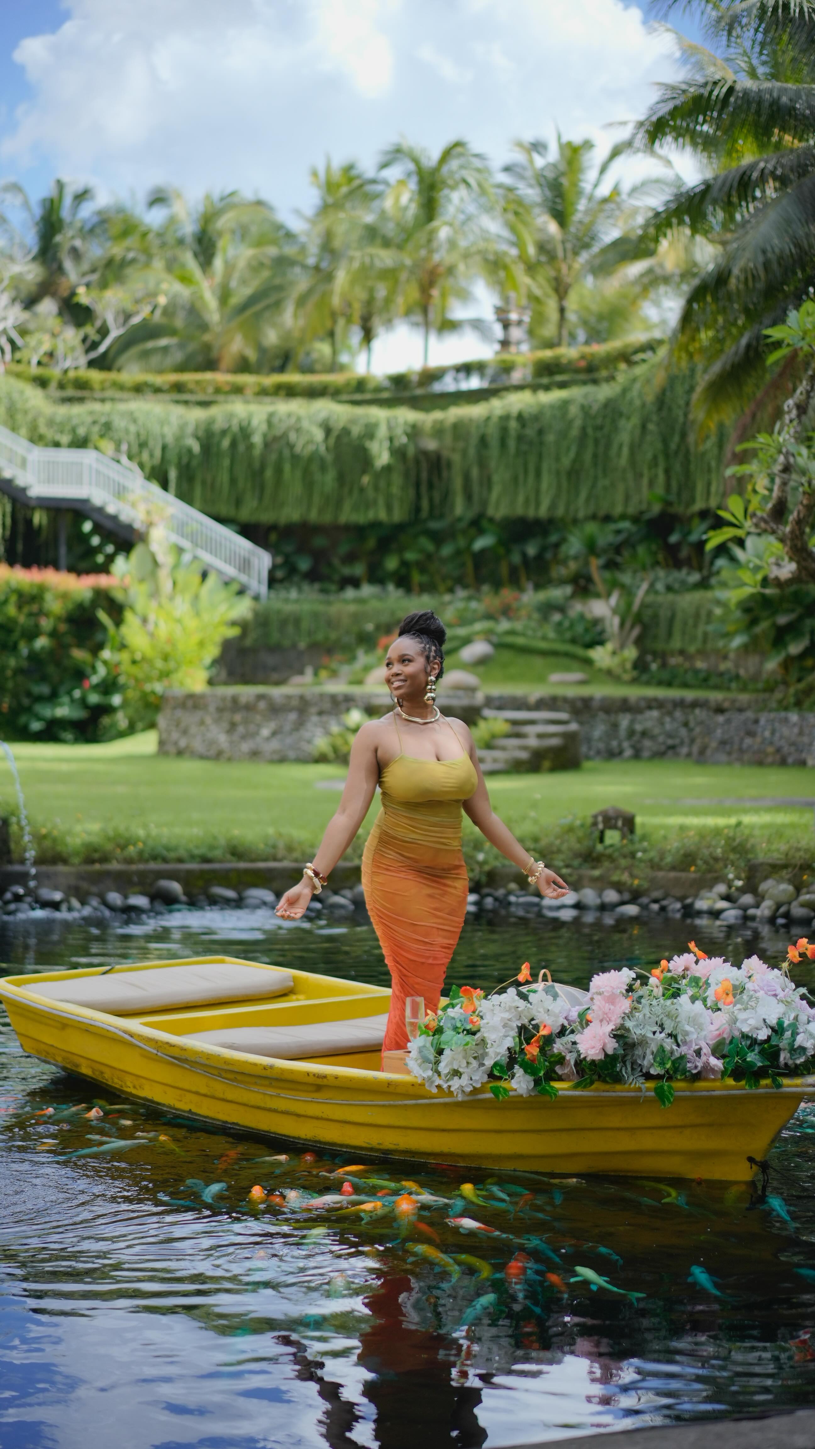 Everything about Bali is a dream 😍✨

This is your sign to book the Koi Fish Boat Picnic experience at the @kamandalu resort in Ubud! For an additional cost, they provide a photographer and drone footage however, that is optional and you can just enjoy the picnic on its own. 

#koifishpond #koifishpicnic #kamandaluubud