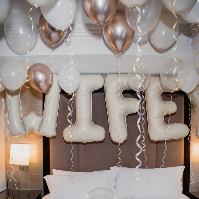 Letter balloons that spell wifey